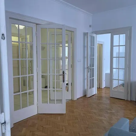 3 Bedroom By The Parliament * بودابست