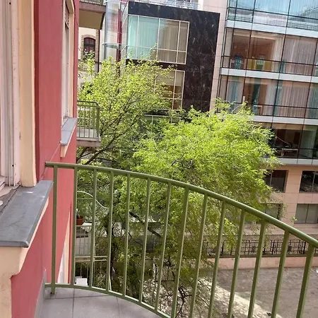 3 Bedroom By The Parliament شقة *