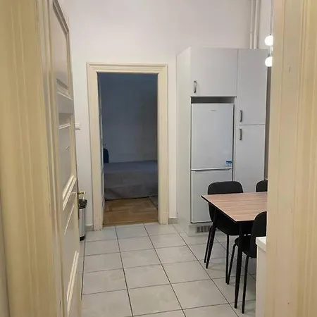 3 Bedroom By The Parliament Daire