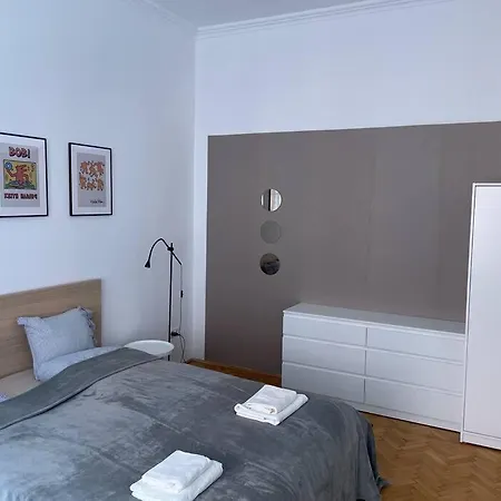 Daire 3 Bedroom By The Parliament