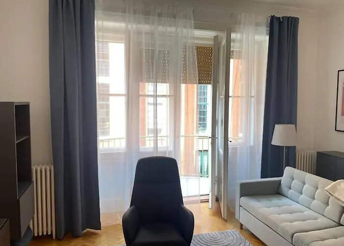 Apartament 3 Bedroom By The Parliament